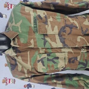 Vintage US Military DLA100 woodland camo Med Regular field cold hot jacket